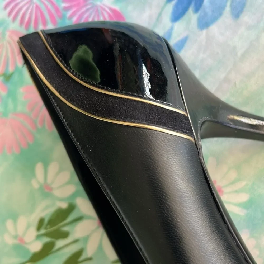 Salvatore Ferragamo Mixed Leather Heels - 9B